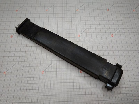 MAKITA Część zamienna do 447L- Wspornik zatrzasku filtra Nr. 39 Kod: W302000514