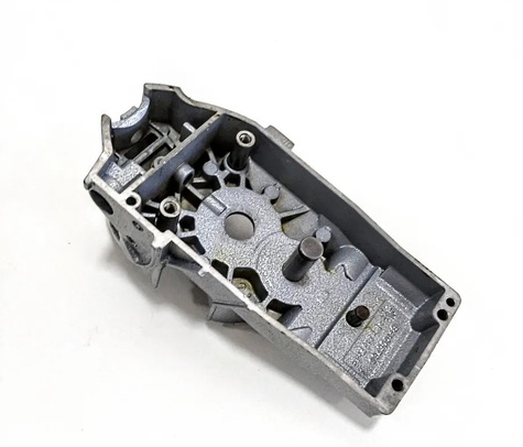 BOSCH Część zamienna do GST 14.4 V- OBUDOWA PRZEKŁADNI nr.825 Kod: 2 605 806 896